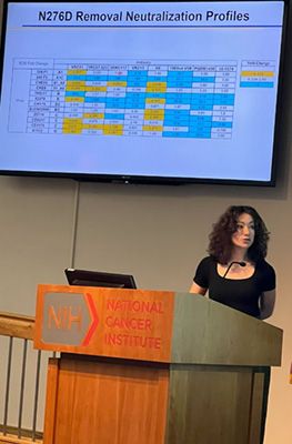 Teressa Murphy presenting her research on HIV